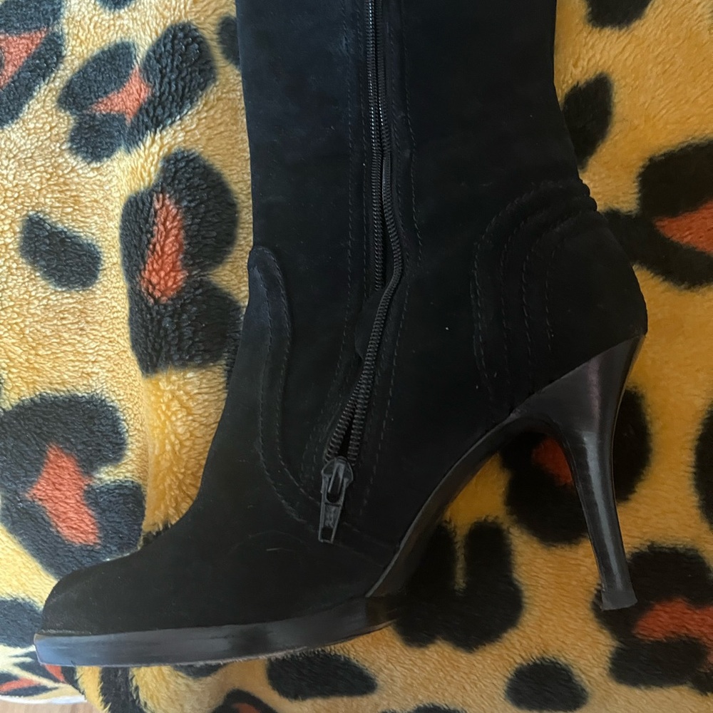 Juicy Couture knee suede boots